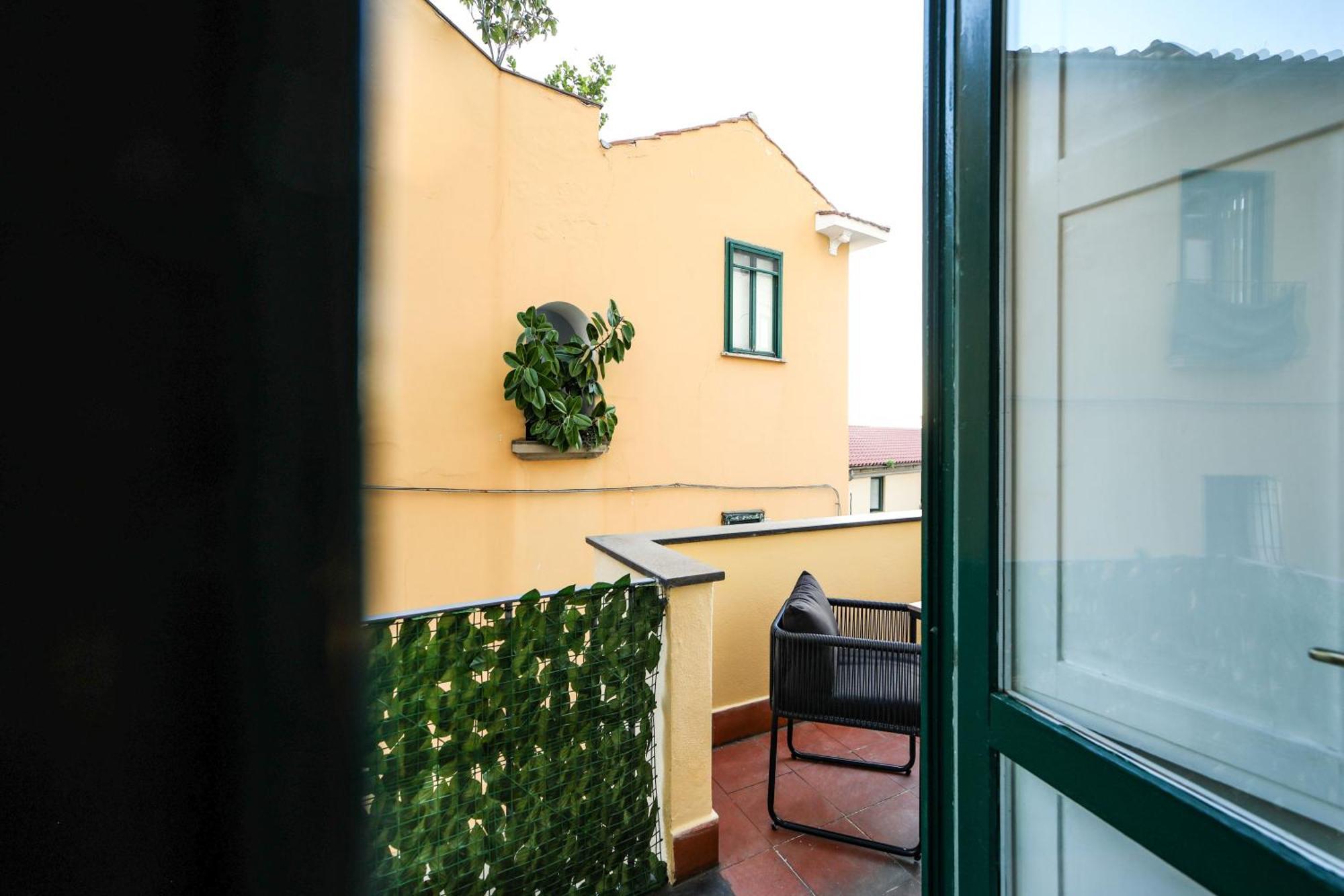 サレルノSmart House Ingresso Indipendente- Amalfi Coastアパートメント エクステリア 写真