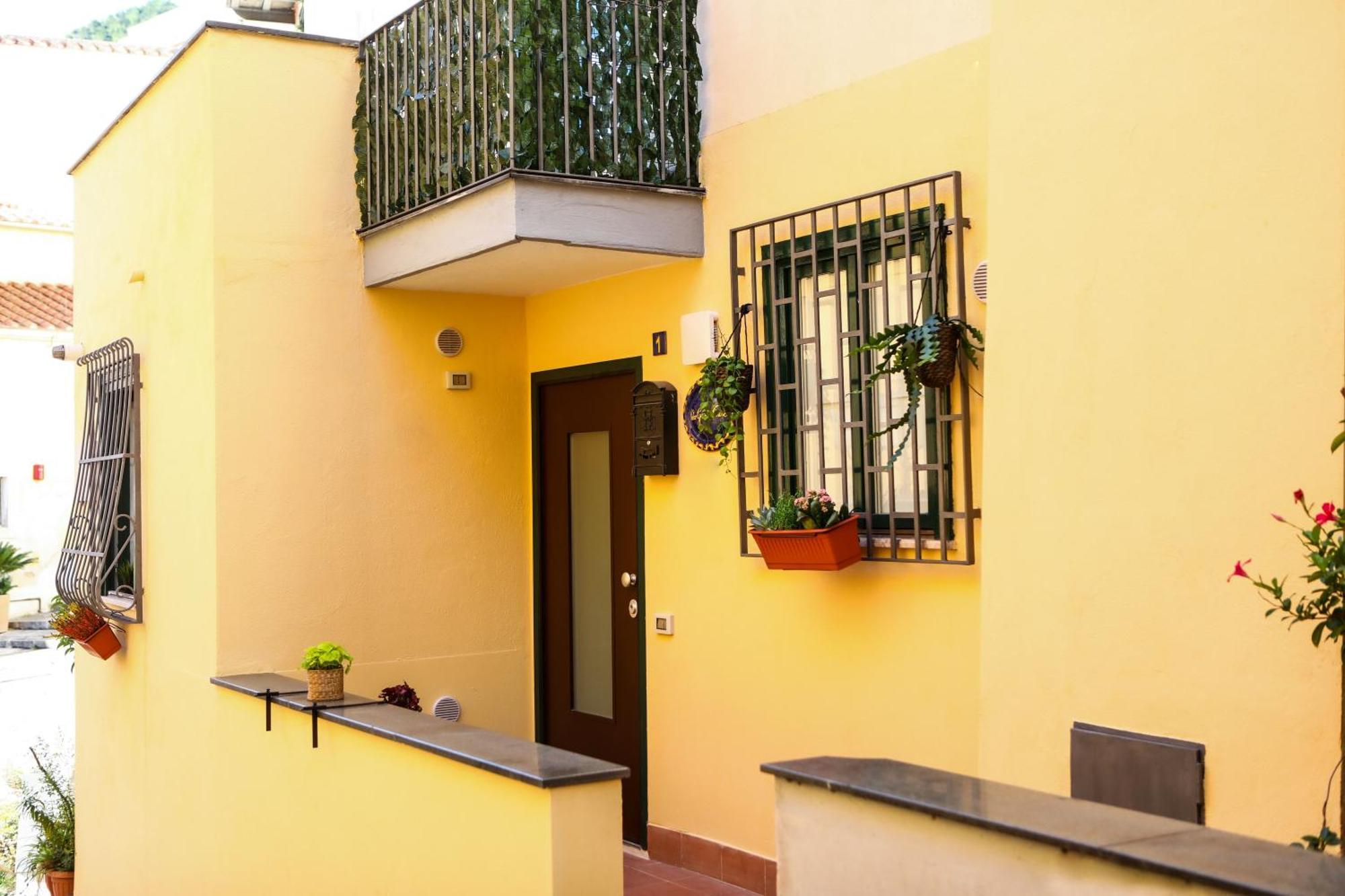 サレルノSmart House Ingresso Indipendente- Amalfi Coastアパートメント エクステリア 写真
