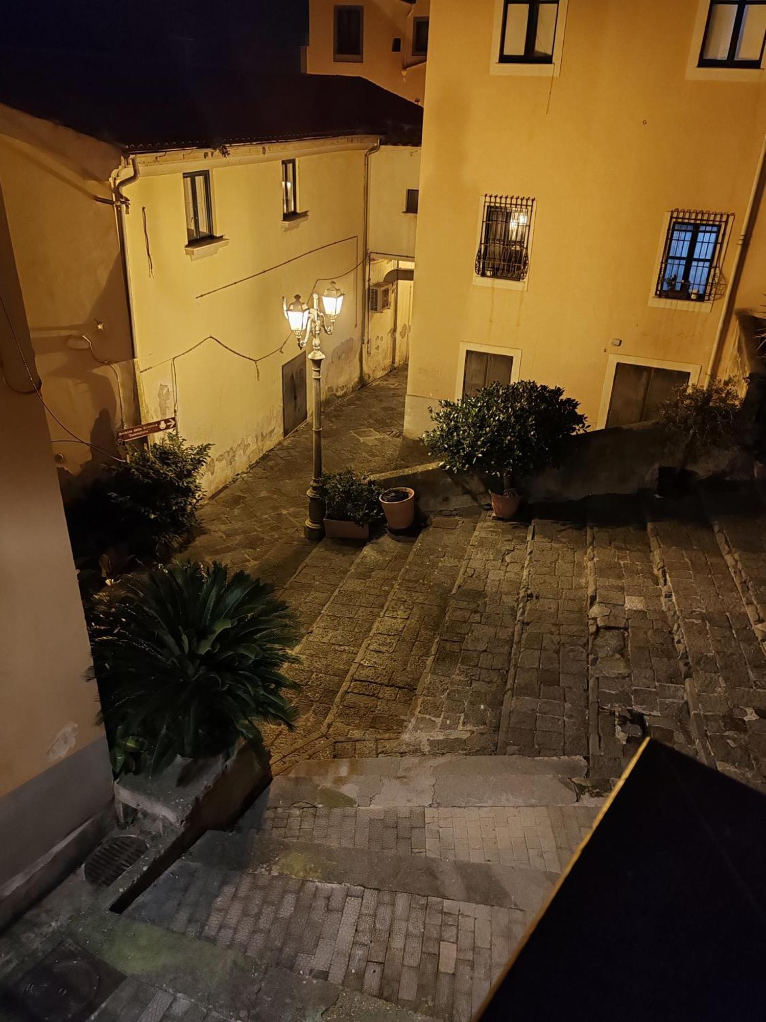 サレルノSmart House Ingresso Indipendente- Amalfi Coastアパートメント エクステリア 写真